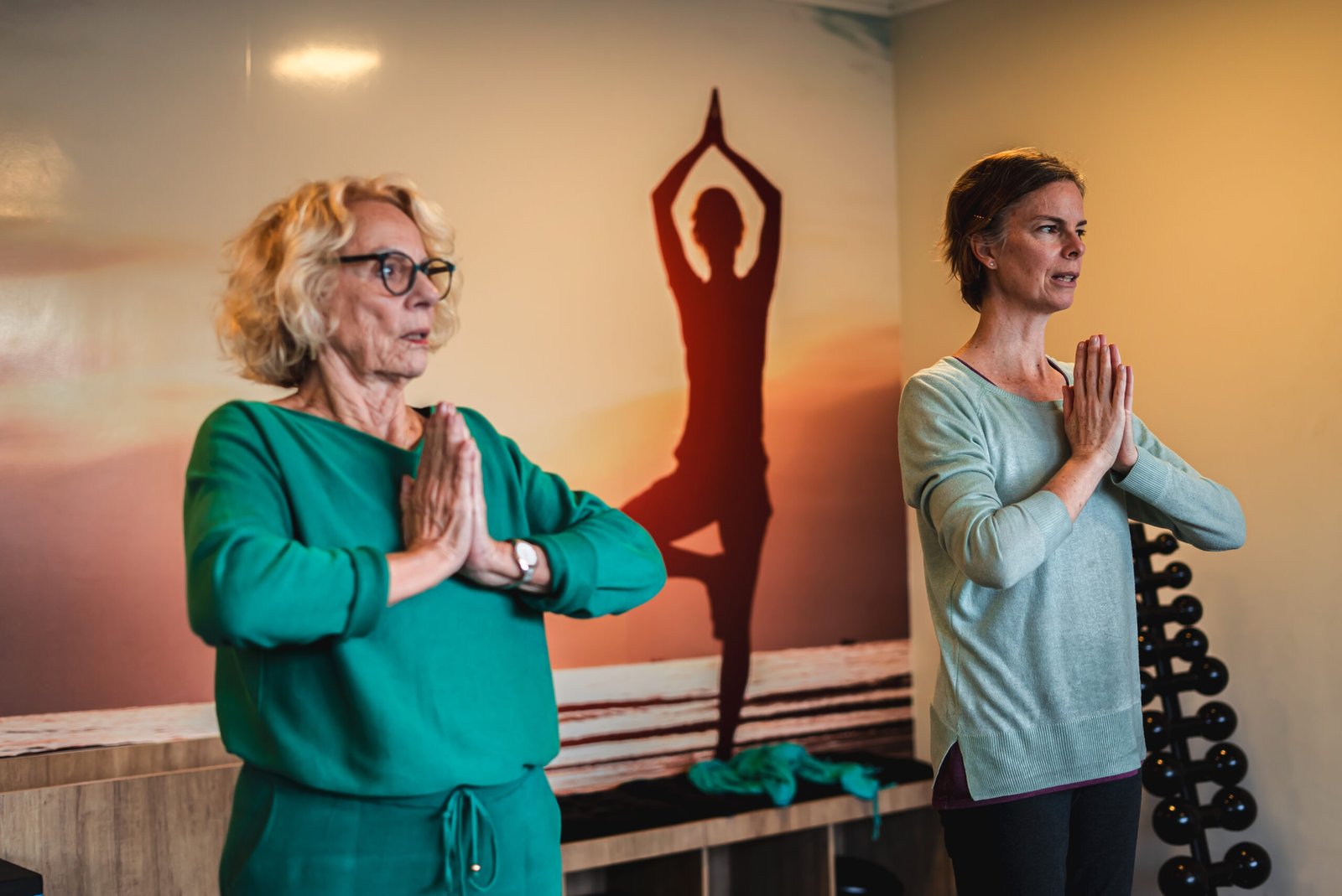 Aula de yoga na Clínica da Memória